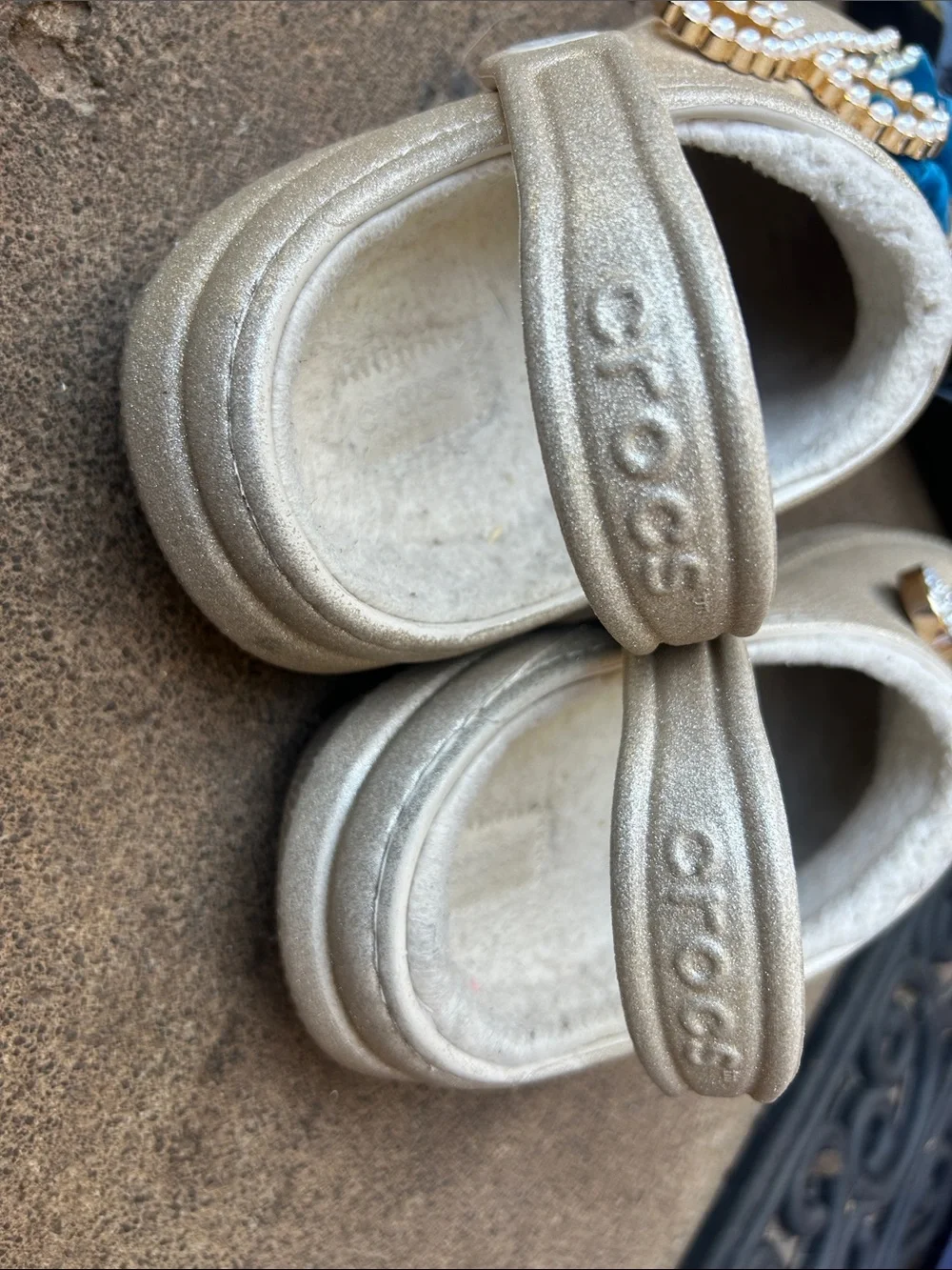 CROCS Kids Gold Glitter Clogs with Blue Velvet Charms